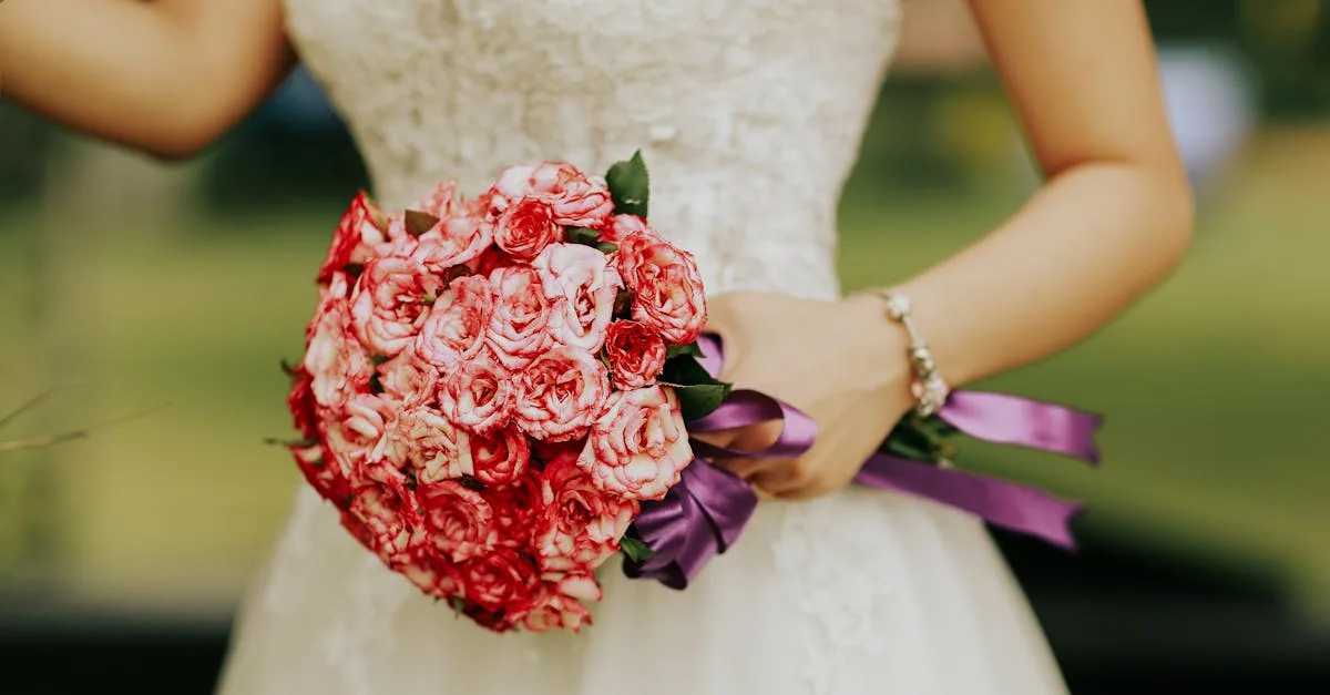 découvrez nos magnifiques bouquets de mariée, élégants et personnalisés pour sublimer votre jour spécial avec des fleurs fraîches et délicates.