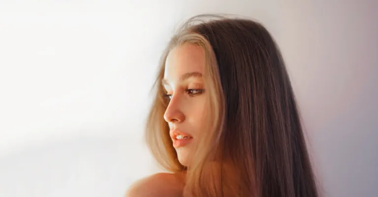 découvrez nos conseils et techniques pour un défrisage efficace et respectueux de vos cheveux. adoptez un hair relaxing parfait pour une chevelure lisse et soyeuse.