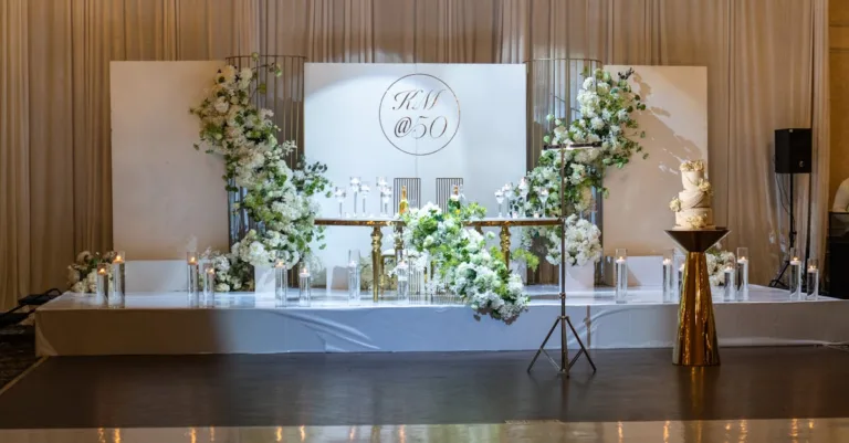 célébrez un amour durable avec l'anniversaire d'ivoire, symbole de 14 années de mariage alliant élégance et souvenirs précieux.