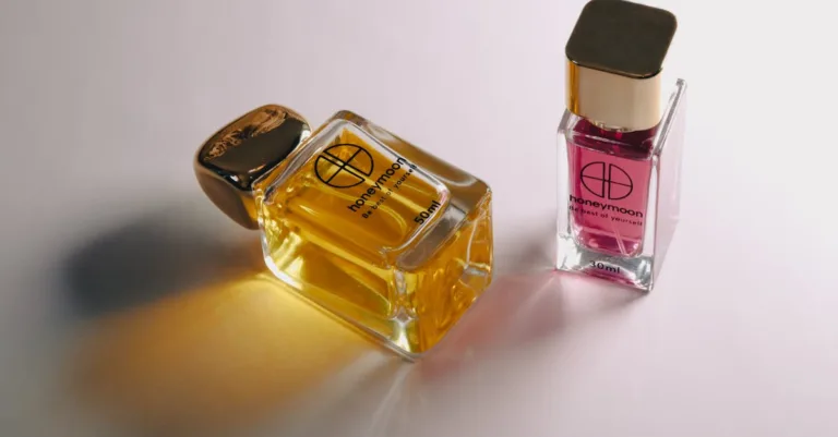découvrez notre sélection de parfums dupes, des alternatives abordables aux fragrances de luxe, pour un style olfactif unique sans vous ruiner.