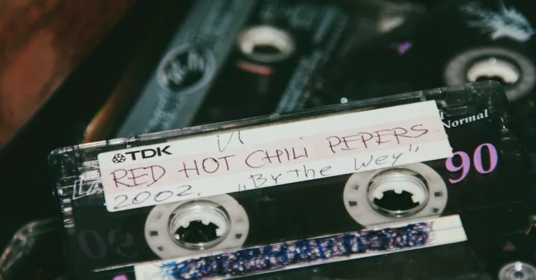 découvrez la playlist parfaite pour votre mariage, avec des chansons romantiques et entraînantes qui sauront égayer votre journée unique.