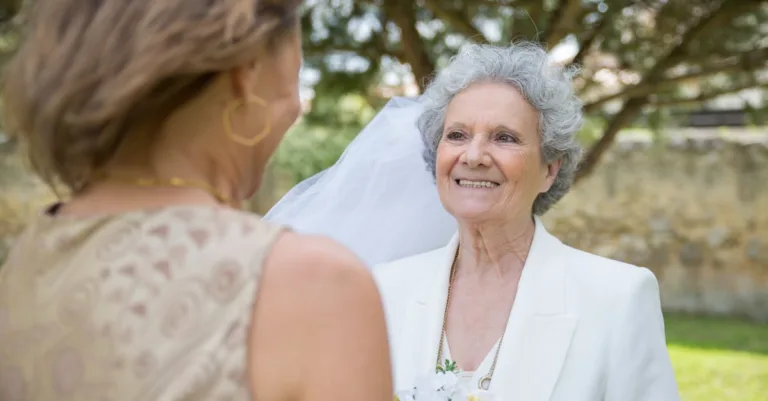 découvrez notre costume civil pour femmes, élégant et moderne, parfait pour un mariage civil réussi et stylé.