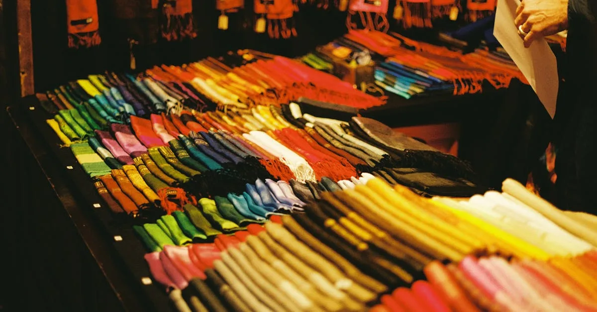 découvrez la collection élégante de foulards hermès, alliant savoir-faire artisanal et design intemporel pour sublimer votre style.