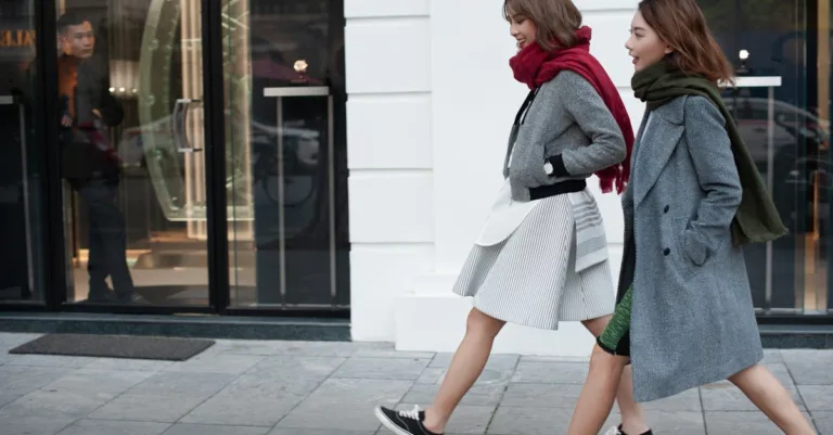 découvrez l'élégance intemporelle des foulards hermès, alliant qualité exceptionnelle et design raffiné pour sublimer votre style.