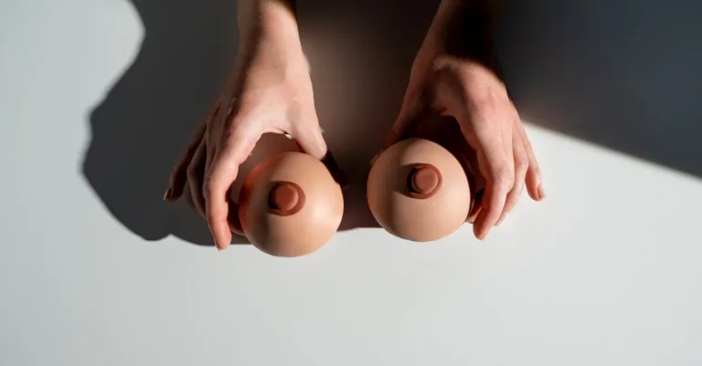 découvrez le temps de guérison d'un piercing au mamelon, les soins essentiels à suivre et les conseils pour éviter les infections et favoriser une cicatrisation optimale.