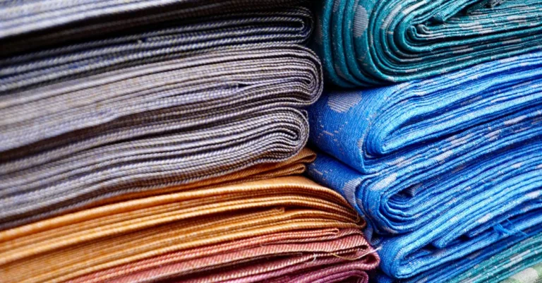 découvrez nos techniques innovantes de teinture du polyester pour des couleurs éclatantes et durables, adaptées à tous vos besoins textiles.