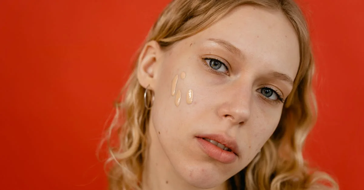 fond de teint hydratant spécialement conçu pour les peaux sèches en hiver, offrant une couvrance naturelle tout en protégeant la peau du froid et de la déshydratation.