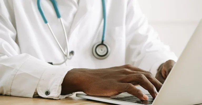 accédez facilement à des informations médicales fiables et à jour pour mieux comprendre votre santé et prendre des décisions éclairées.