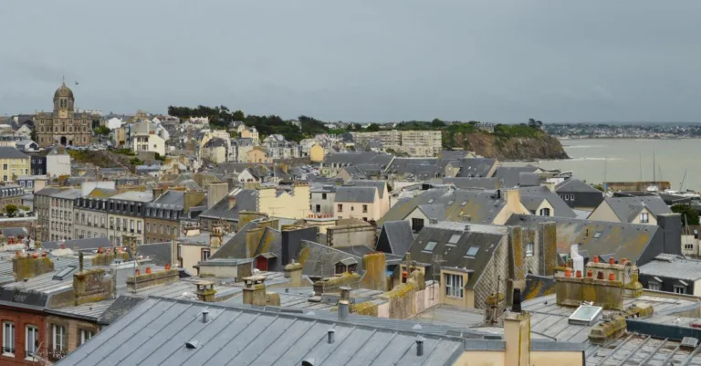 découvrez la cuisine normande, riche en saveurs authentiques et produits locaux, alliant tradition et gourmandise au cœur de la normandie.