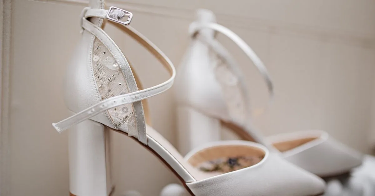 découvrez notre sélection de chaussures de mariage confortables alliant élégance et bien-être pour danser toute la nuit sans douleur.