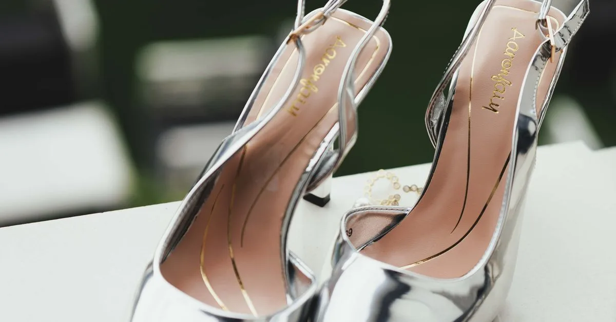 découvrez notre collection de chaussures de mariage confortables alliant élégance et bien-être pour danser toute la soirée sans douleur.