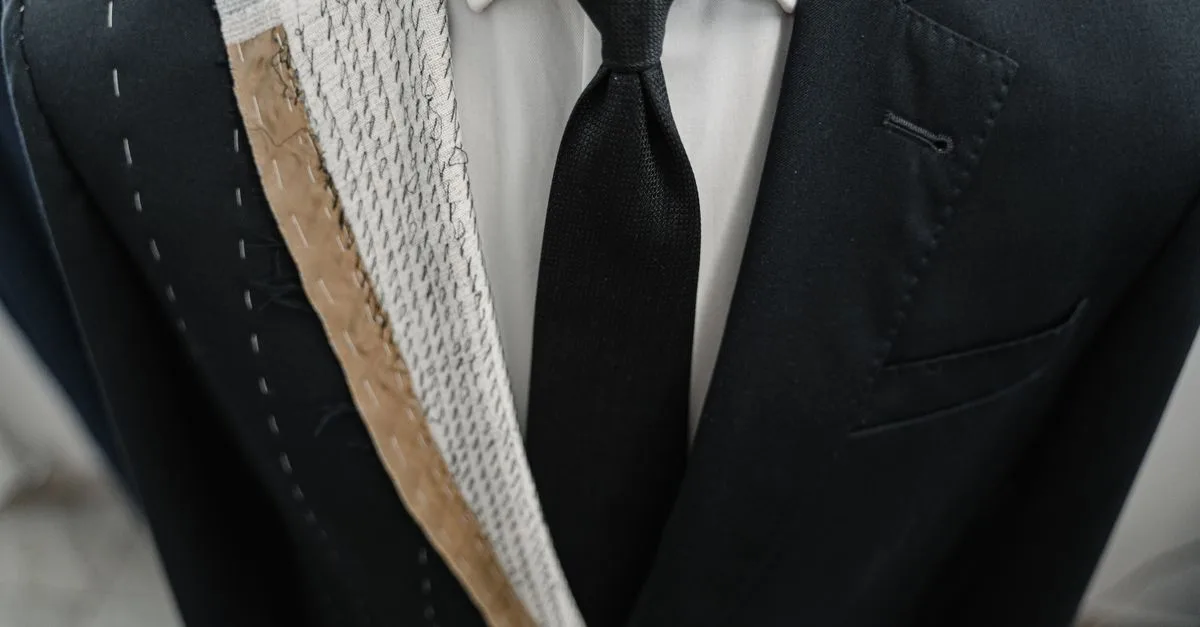 découvrez la qualité exceptionnelle des costumes hugo boss : élégance, confort et savoir-faire haut de gamme pour un style raffiné.
