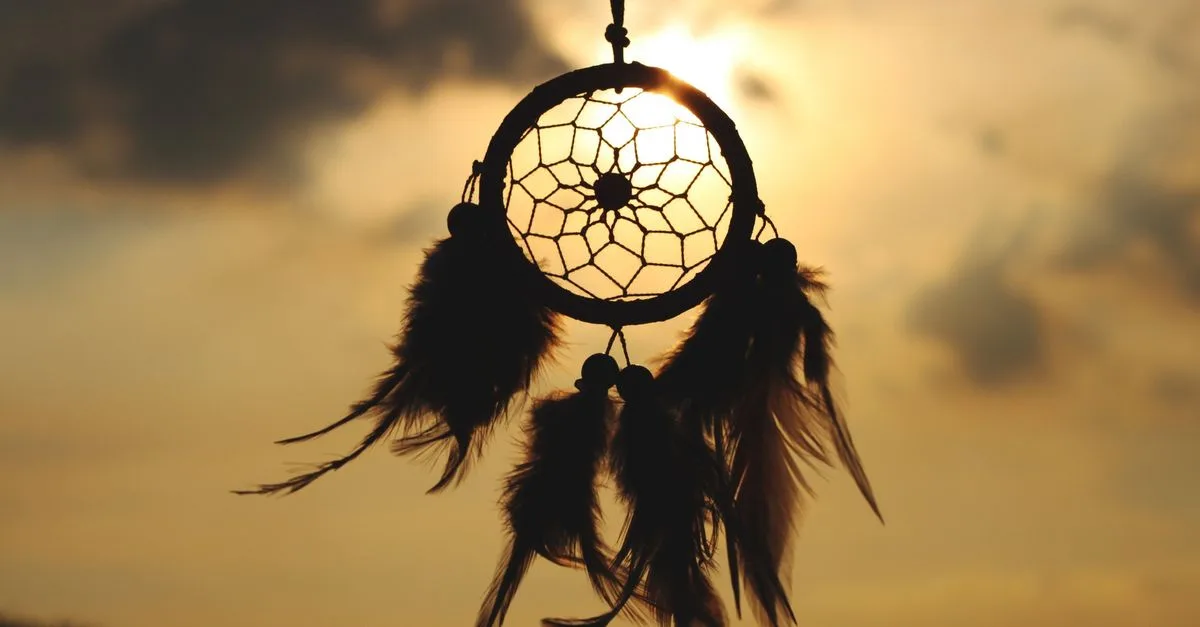 découvrez la signification des heures miroir et ce qu'elles révèlent sur votre vie, vos pensées et vos messages de l'univers.