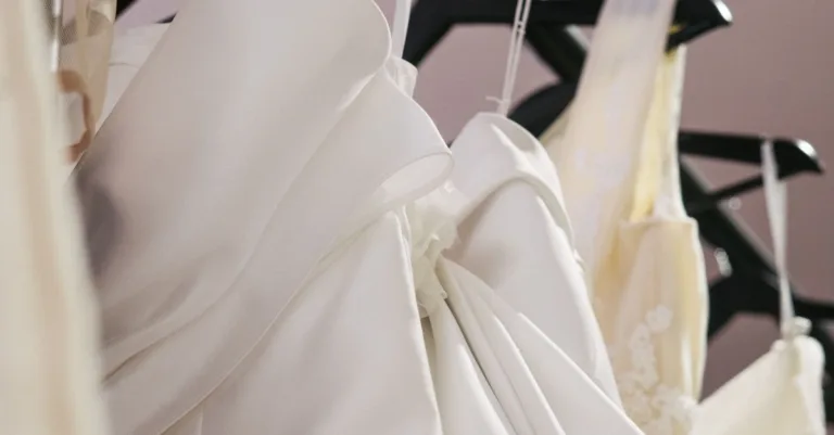 découvrez les robes de mariée pronovias, alliant élégance, modernité et savoir-faire espagnol pour le jour le plus précieux de votre vie.
