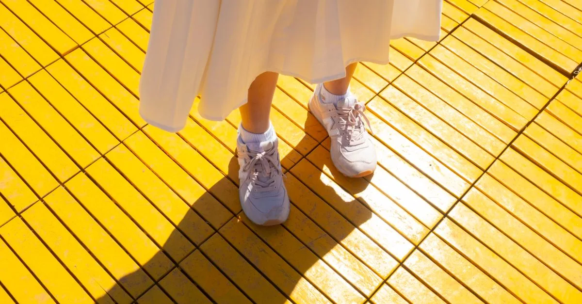 découvrez comment intégrer des sneakers blanches élégantes à votre tenue de mariage pour un look moderne et confortable, alliant style et originalité le jour j.