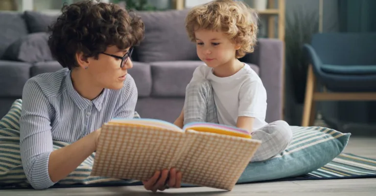 découvrez l'importance de l'alphabétisation précoce pour le développement des compétences en lecture et écriture chez les jeunes enfants.